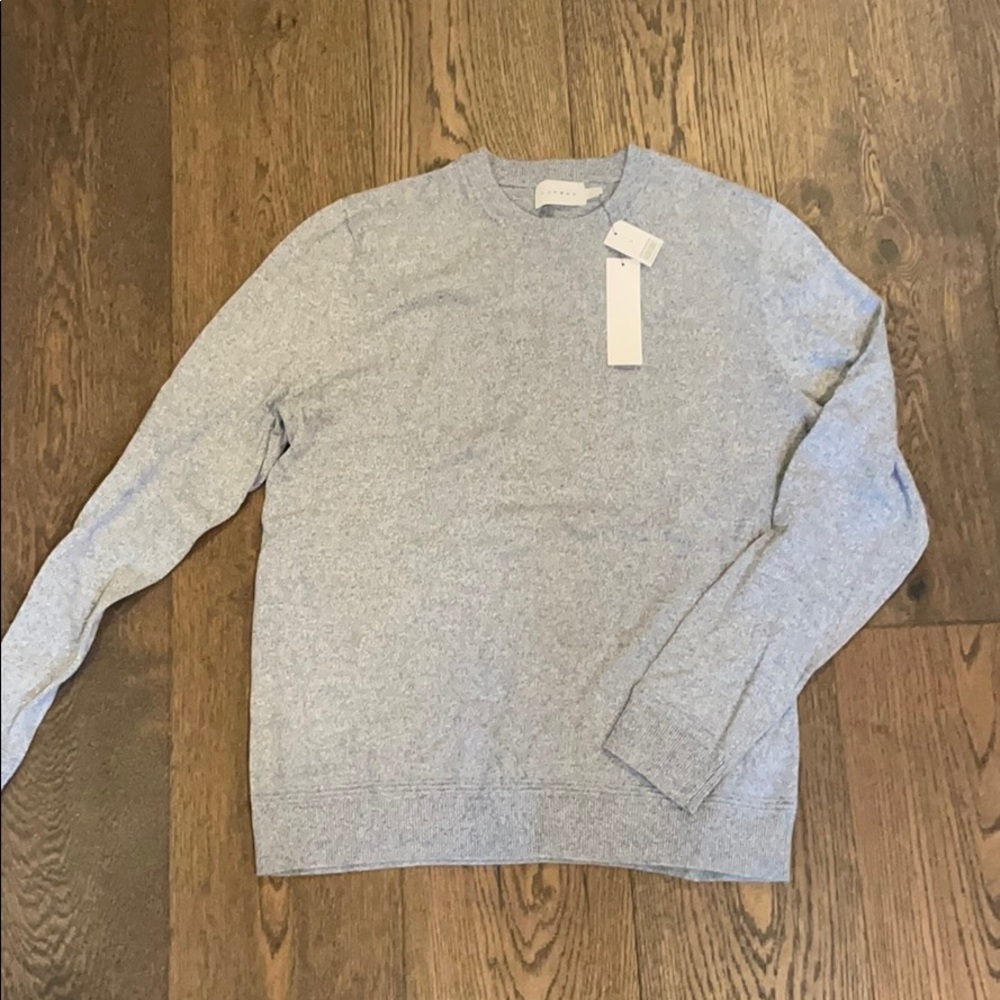Men’s crew neck blue lightweight sweater